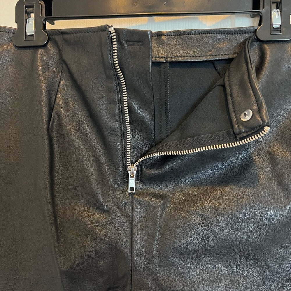H&M High Waisted Faux Leather Shorts - Picture 3 of 5